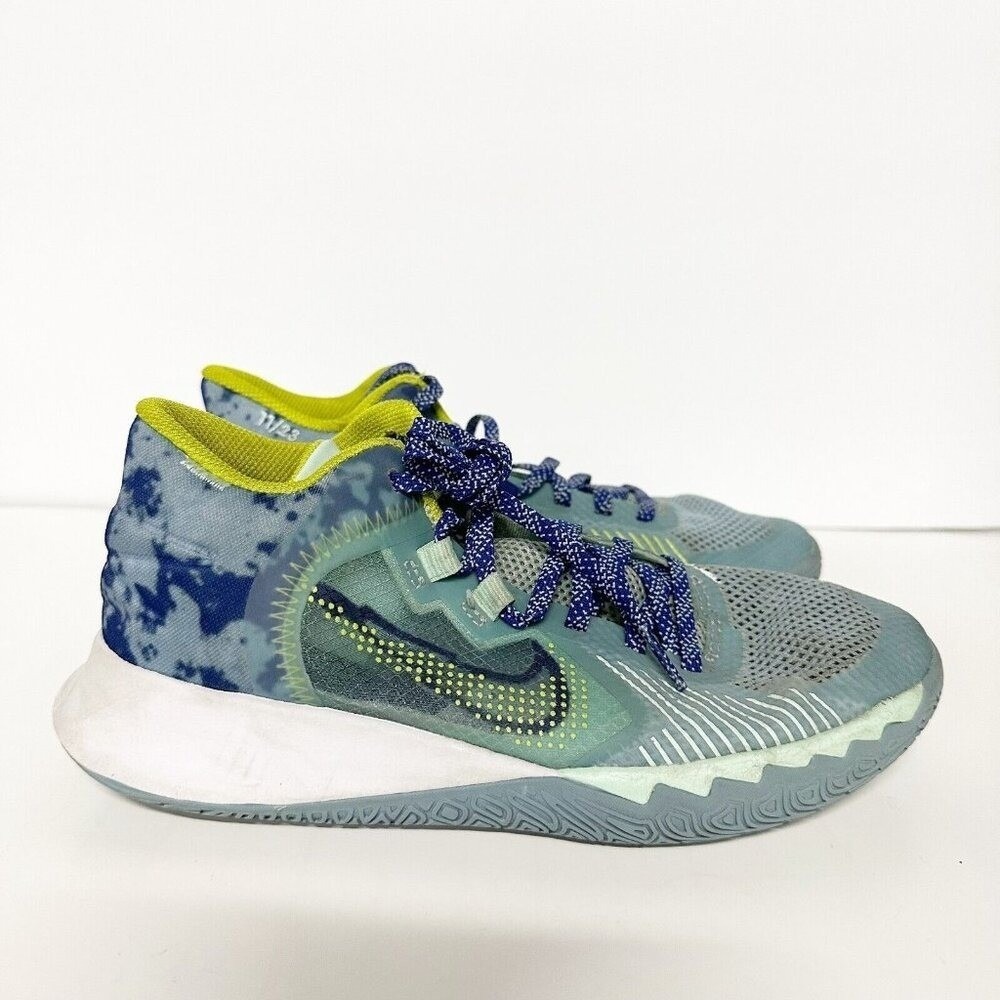 Nike Kyrie Flytrap V Ocean Cube Blue Shoe Kids Athletic Comfort Girls Size 5Y